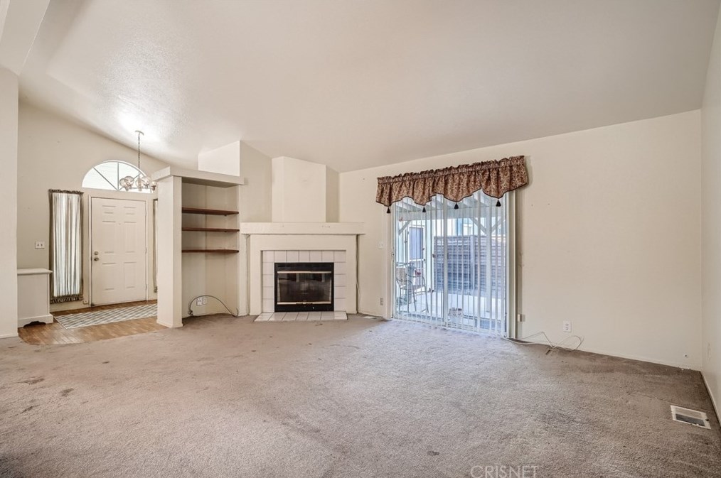19735 Cottonwood Dr, Santa Clarita, CA 91351
