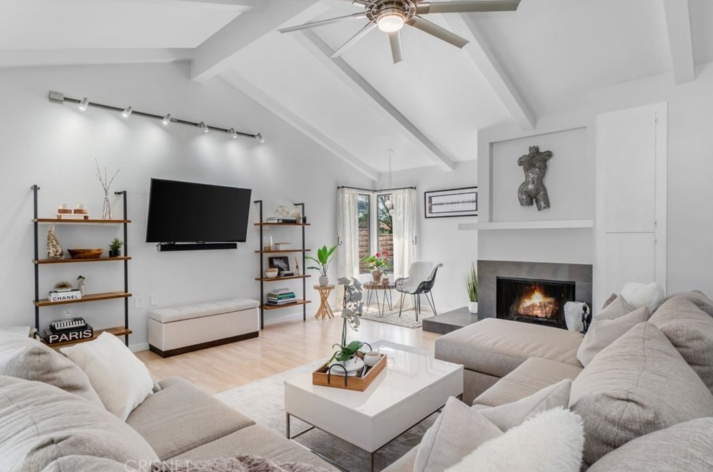 17131 Donmetz St, San Fernando, CA 91344-4124