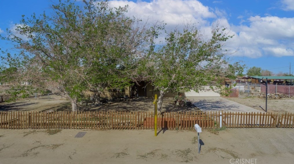10831 E Ave R 10, Juniper Hills, CA 93543
