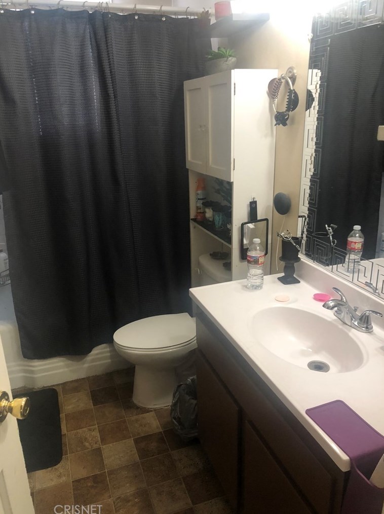 6715 Denny Ave, North Hollywood, CA 91606