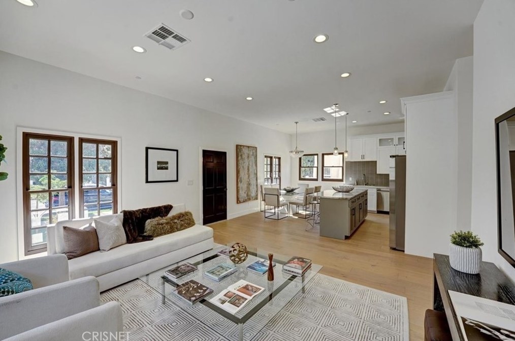 14153 Archwood St, Van Nuys, CA 91405
