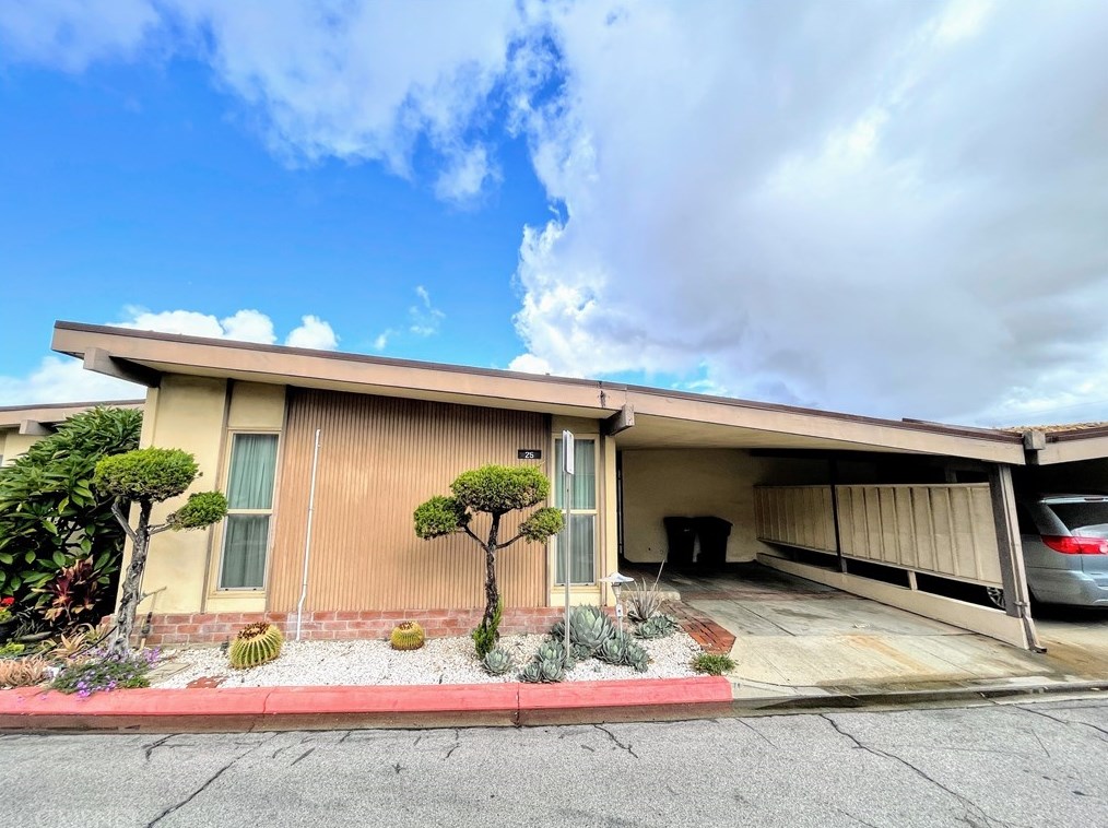 25 Merit Park Dr, Gardena, CA 90247