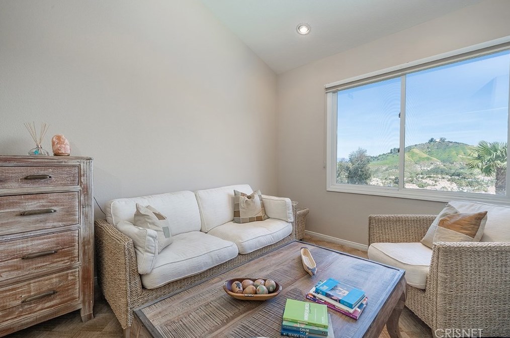 3622 Reina Ct, Calabasas CA exterior