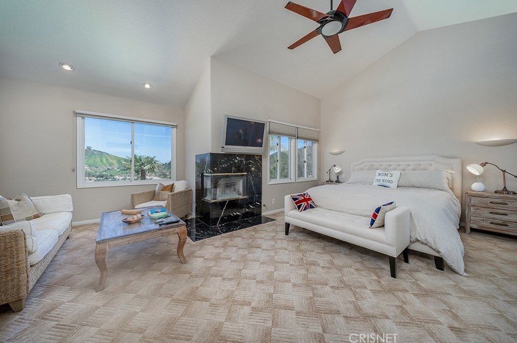 3622 Reina Ct, Calabasas CA exterior