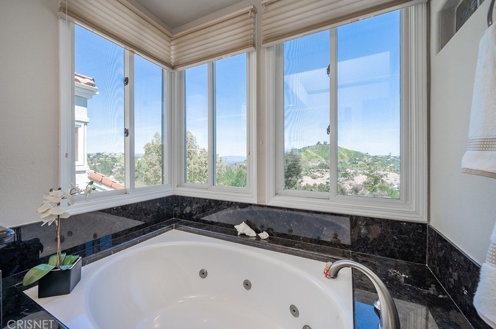 3622 Reina Ct, Calabasas CA exterior