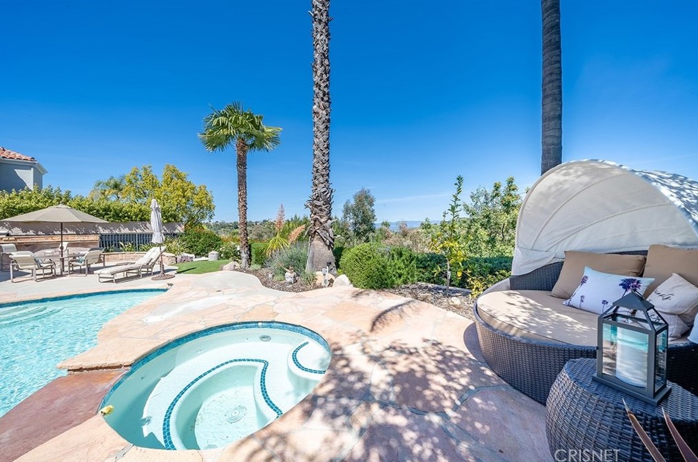 3622 Reina Ct, Calabasas CA exterior