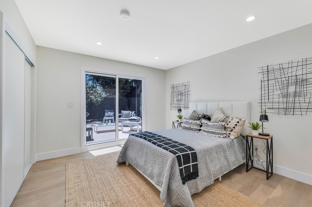 7901 Glider Ave, Los Angeles CA  90045-3049 exterior