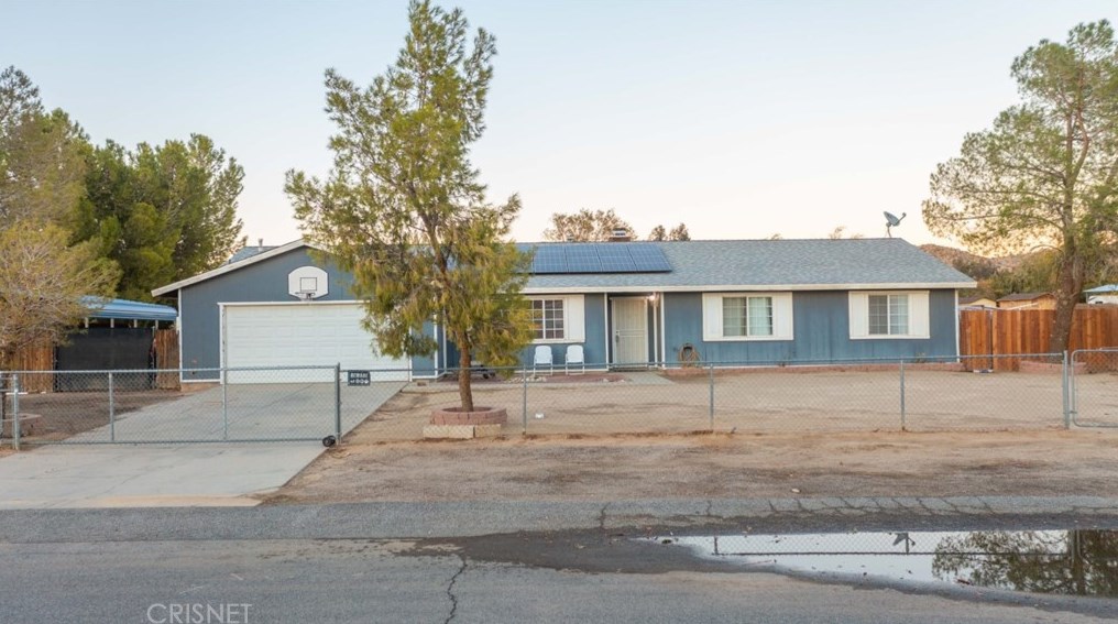 17105 Queensglen Ave, Palmdale, CA 93591-3328