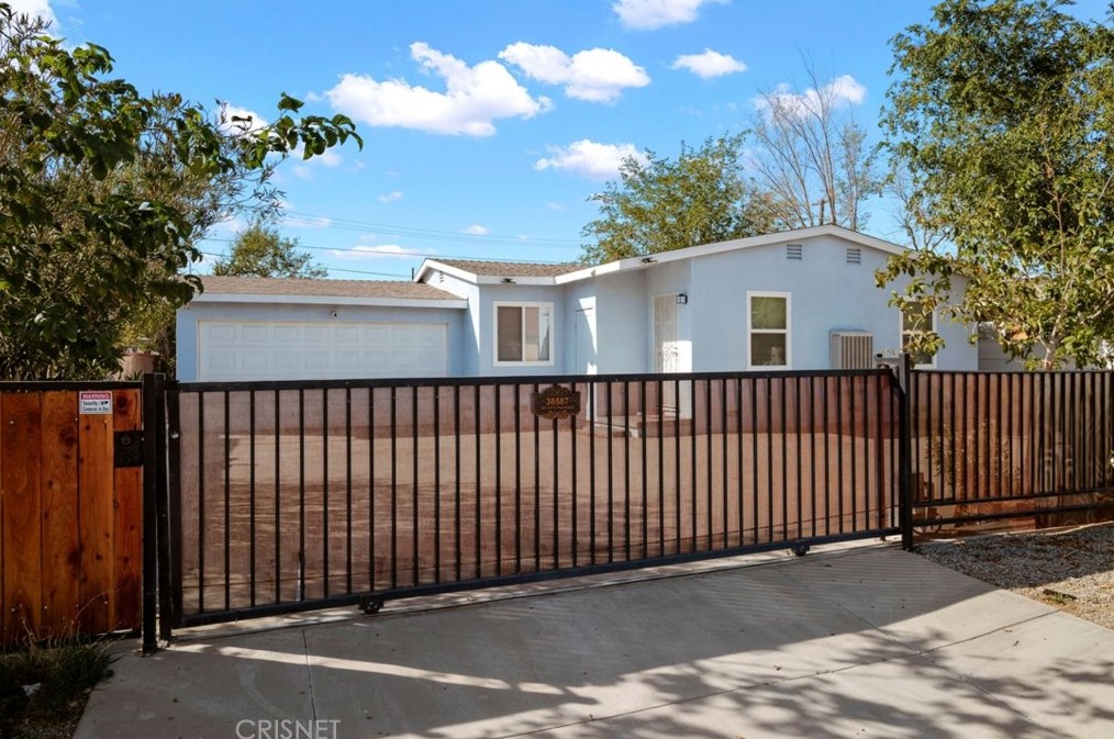 38587 9th St, Palmdale, CA 93550