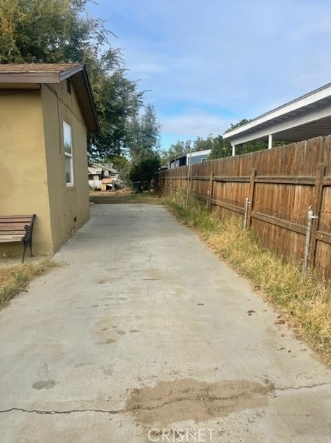 11320 Wood St, Lamont, CA 93241