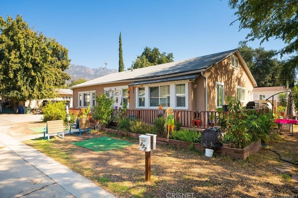 277 Ventura St, Altadena, CA 91001
