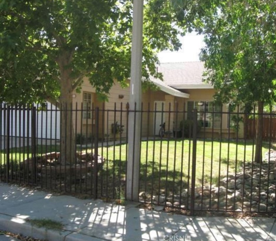 43621 Carefree Ct, Lancaster, CA 93535