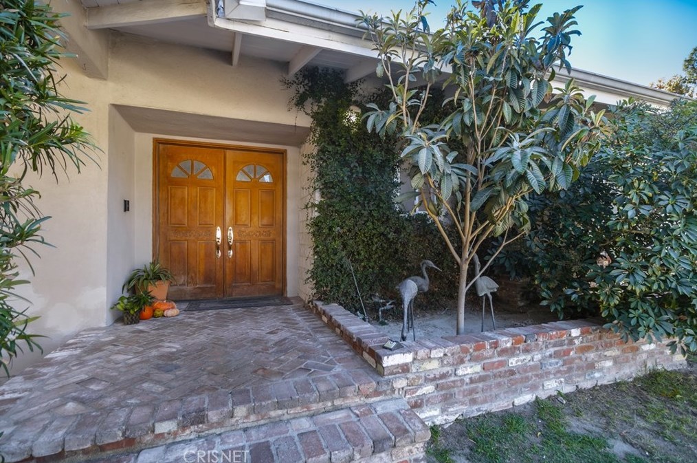 17230 Midwood Dr, San Fernando, CA 91344-2452