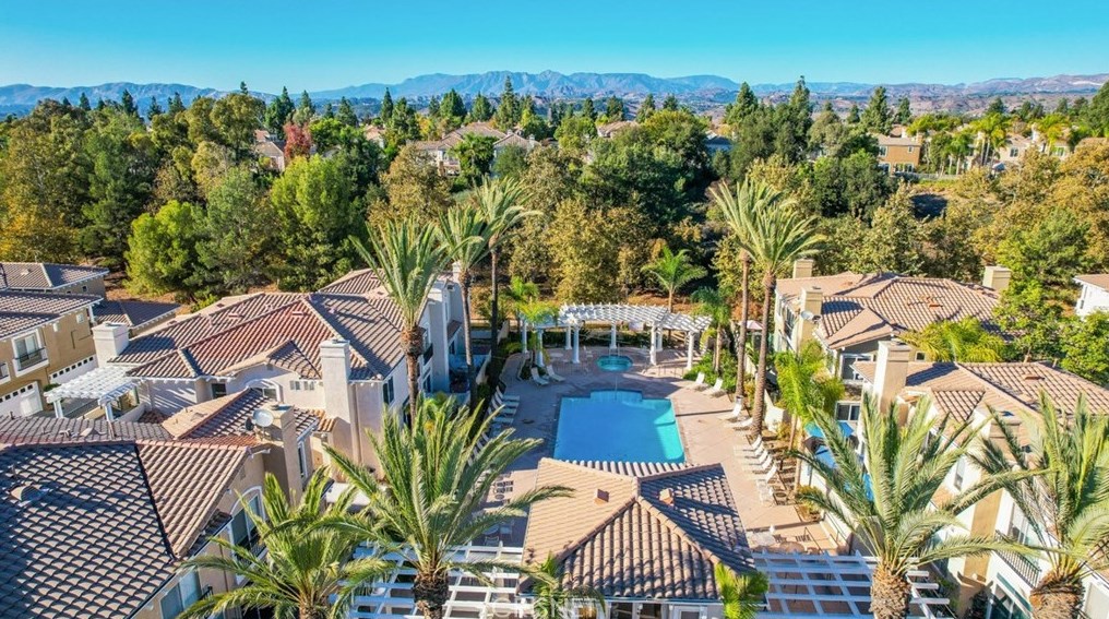 4120 Hillpark Ct, Moorpark, CA 93021-3735
