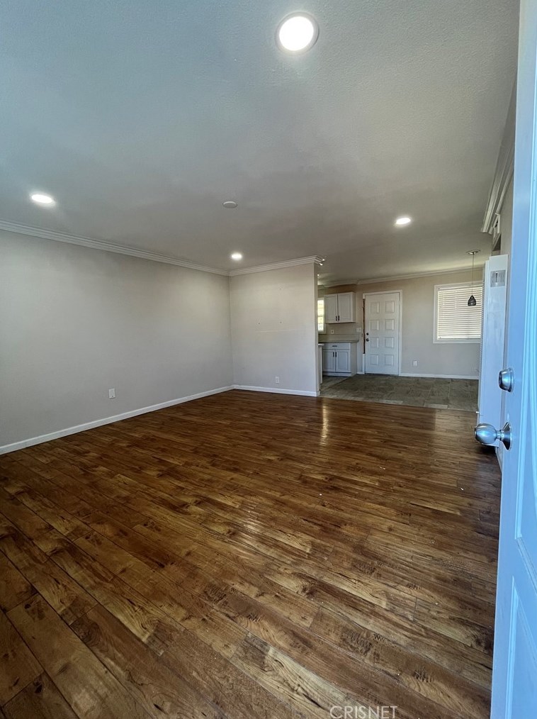 3126 Gregory Dr, Mojave, CA 93501