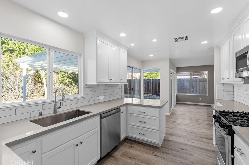 5451 Summerfield St, Camarillo, CA 93012-4222
