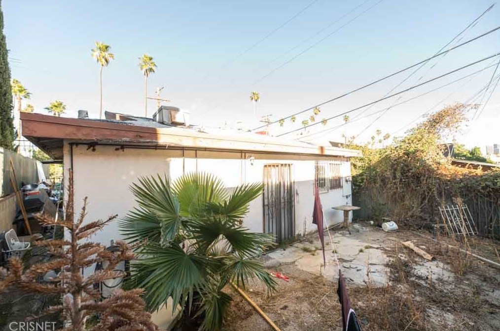 3132 San Marino St, Los Angeles CA  90006-1409 exterior