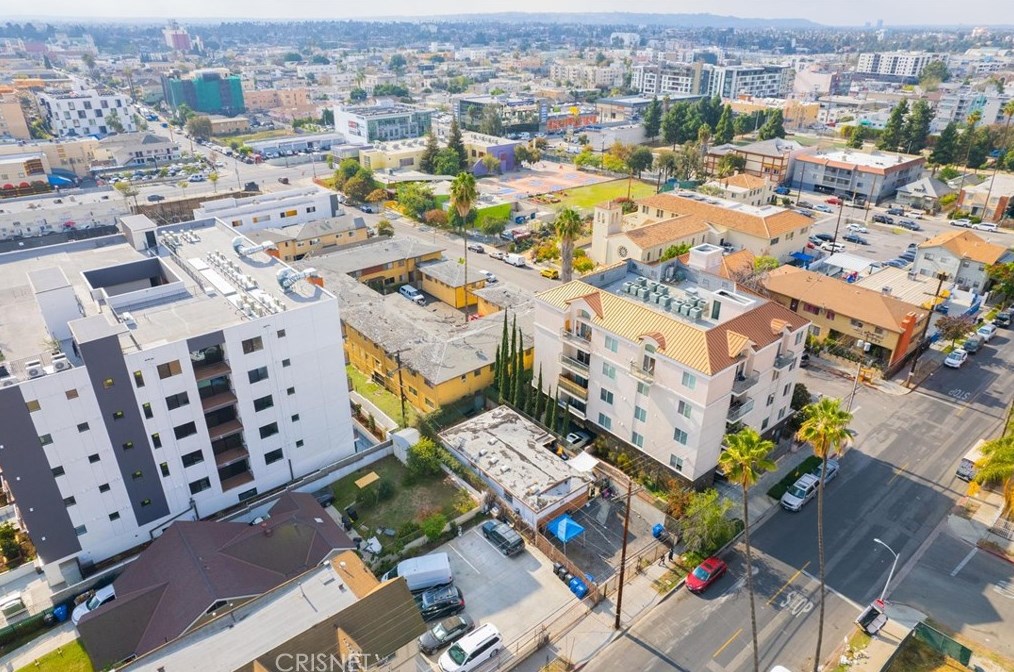 3132 San Marino St, Los Angeles CA  90006-1409 exterior