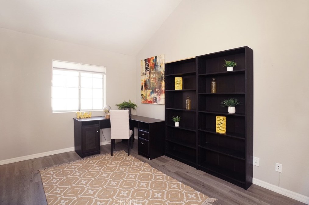 214 Camino Cortina, Camarillo CA  93010-2600 exterior