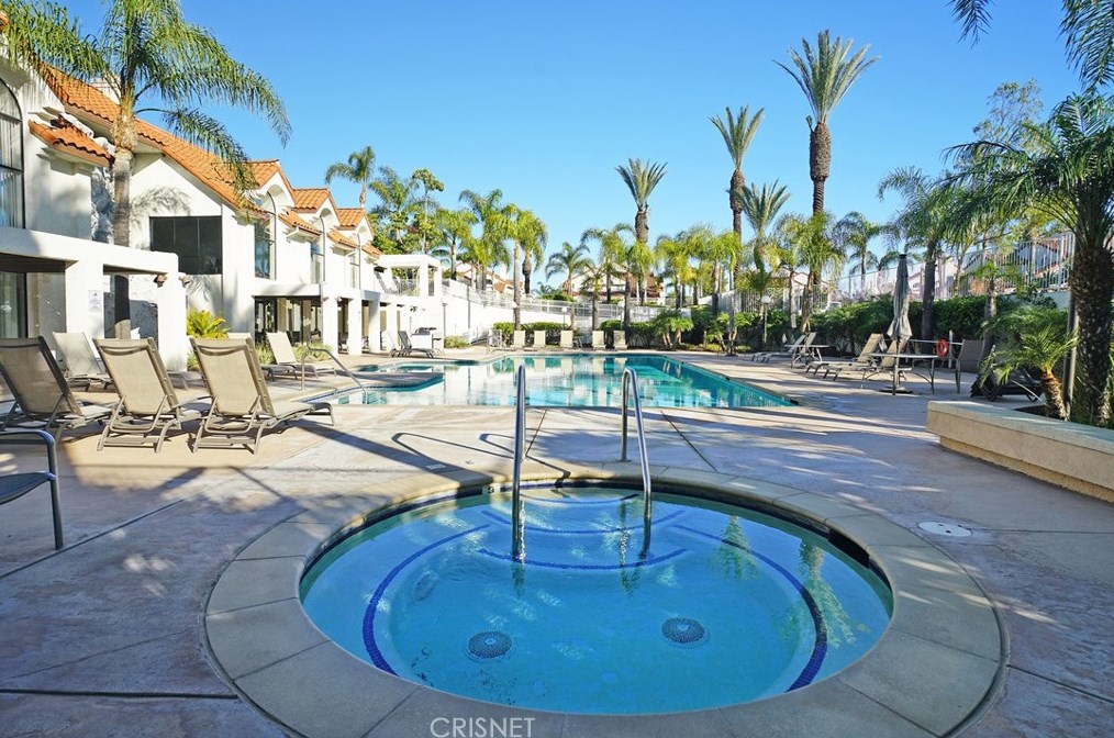 214 Camino Cortina, Camarillo CA  93010-2600 exterior