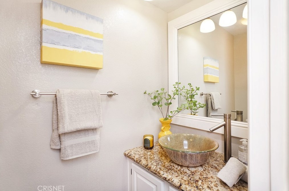 214 Camino Cortina, Camarillo CA  93010-2600 exterior
