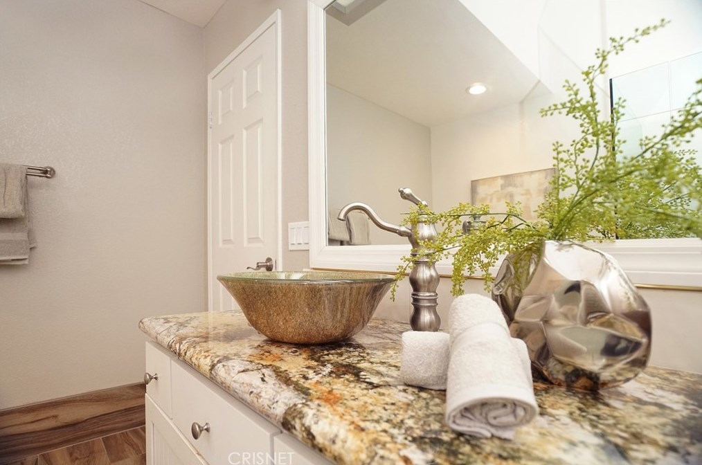 214 Camino Cortina, Camarillo CA  93010-2600 exterior