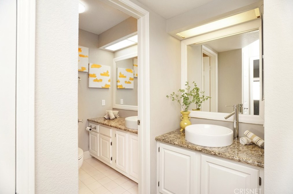 214 Camino Cortina, Camarillo CA  93010-2600 exterior