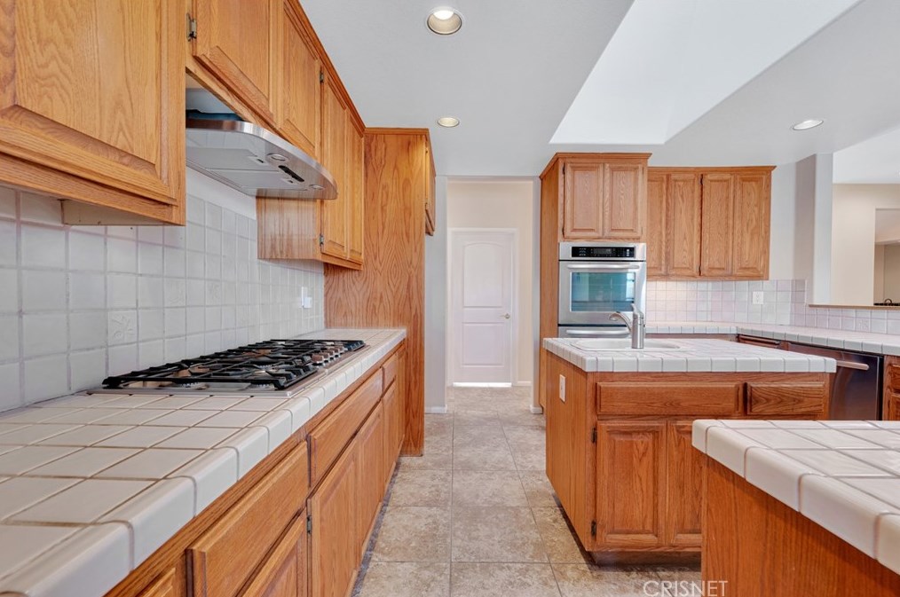 2453 Trails End Rd, Acton CA  93510-2442 exterior