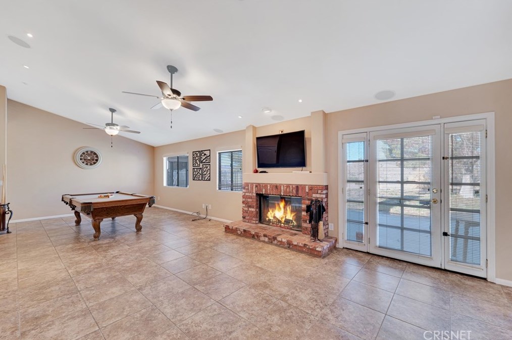 2453 Trails End Rd, Acton CA  93510-2442 exterior