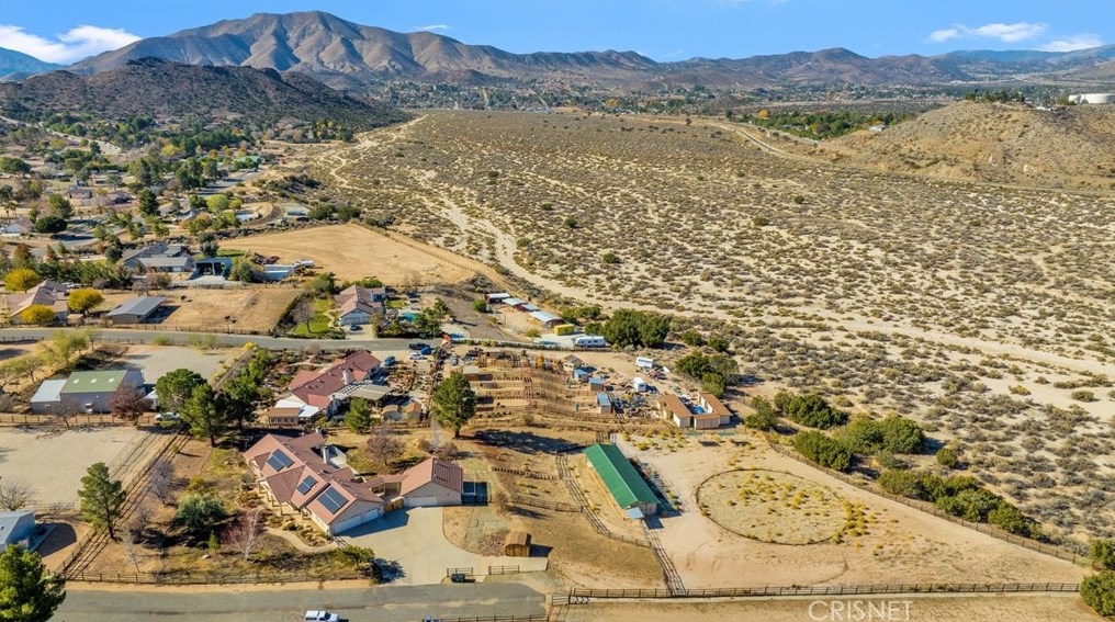 2453 Trails End Rd, Acton CA  93510-2442 exterior