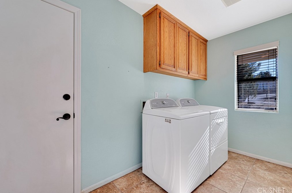 2453 Trails End Rd, Acton CA  93510-2442 exterior