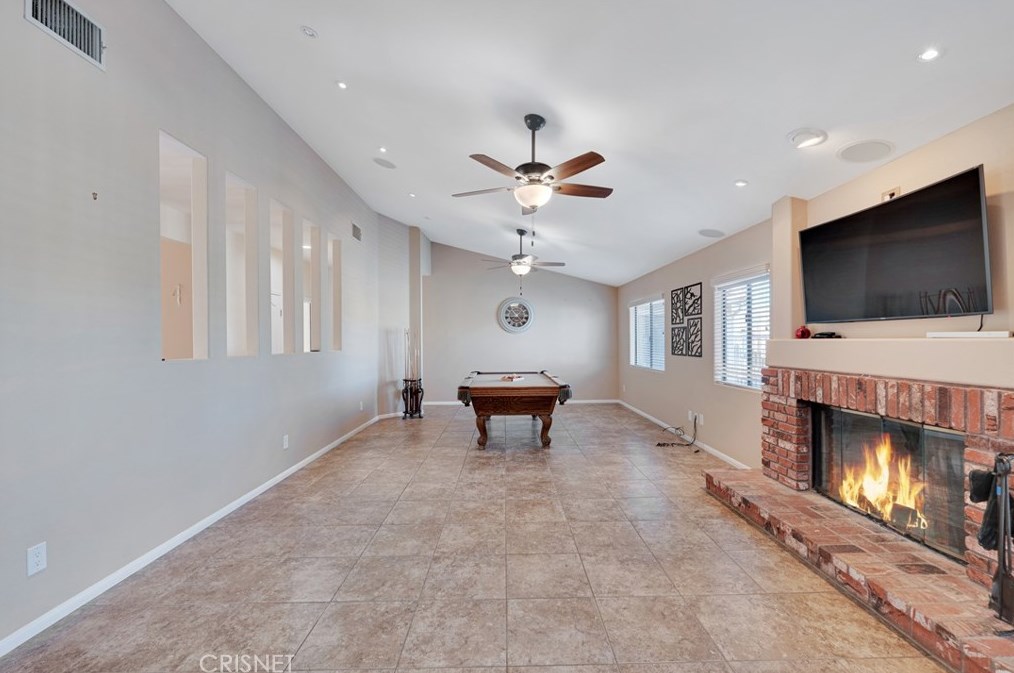 2453 Trails End Rd, Acton CA  93510-2442 exterior