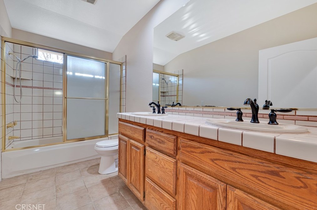 2453 Trails End Rd, Acton CA  93510-2442 exterior