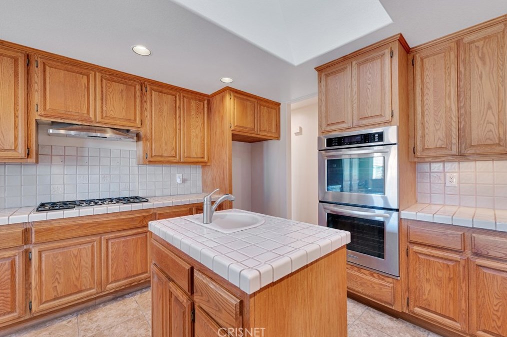 2453 Trails End Rd, Acton CA  93510-2442 exterior