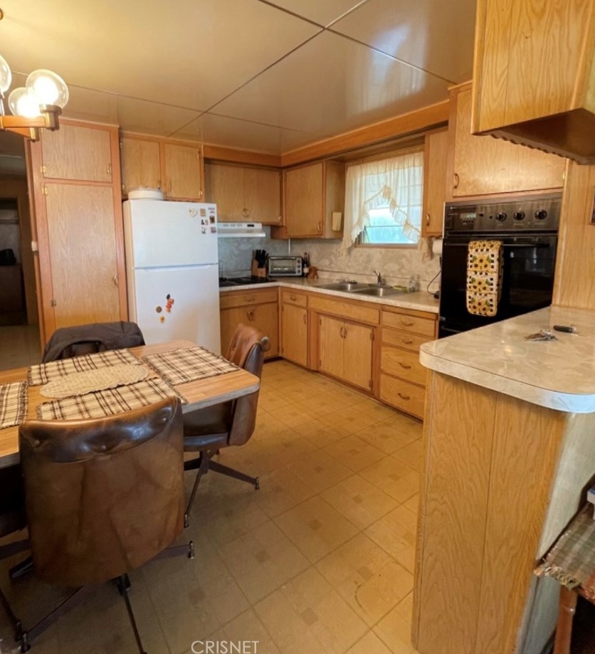 21500 Lassen St Spc 194, Chatsworth, CA 91311