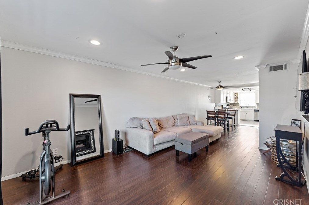 26961 Rainbow Glen Dr #733, Santa Clarita, CA 91351