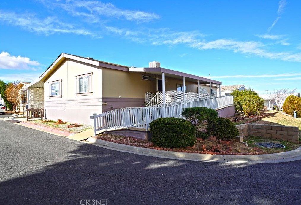 40701 Rancho Vista Blvd #16, Palmdale, CA 93551