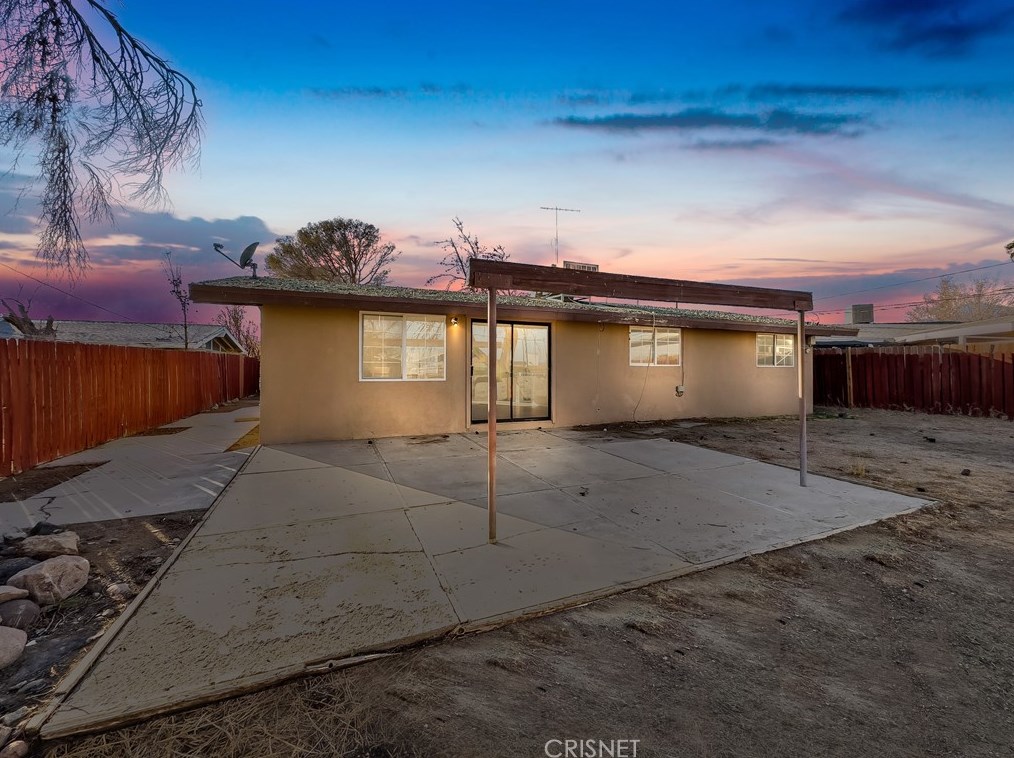 15570 M St, Mojave, CA 93501
