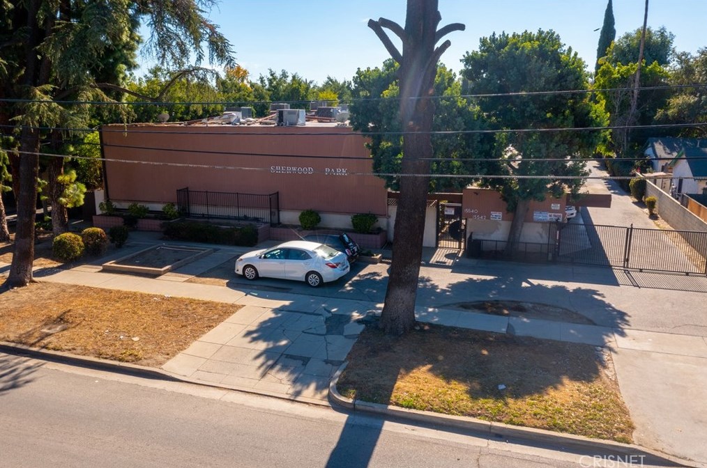 15542 Sherman Way #2, Van Nuys, CA 91406