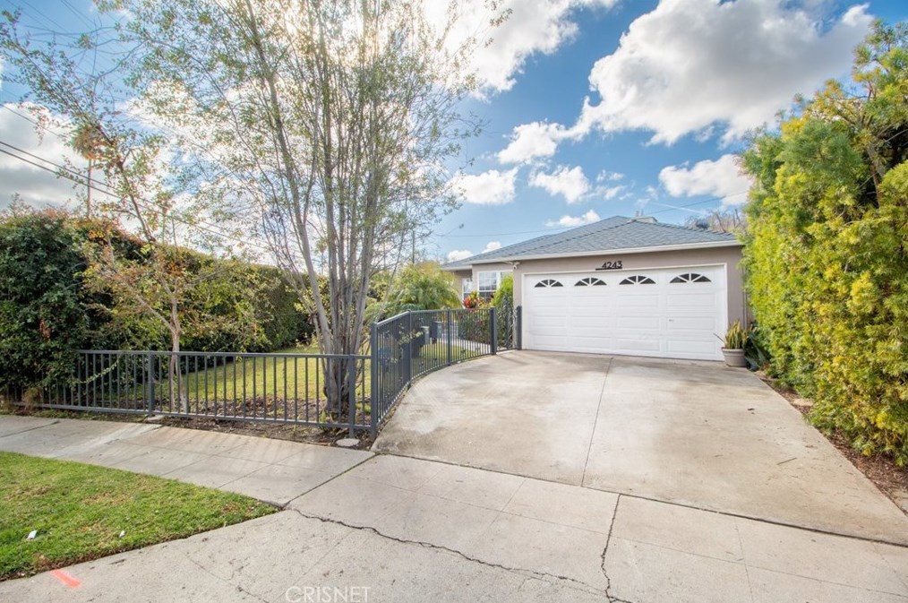 4243 Berryman Ave, Los Angeles, CA 90066-5427