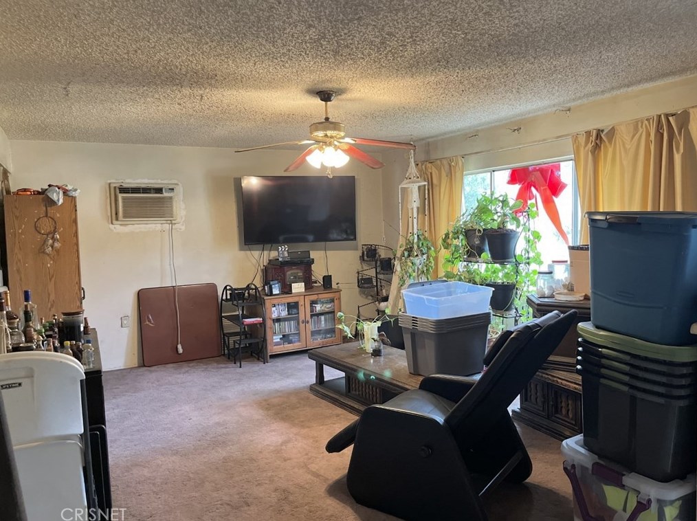 2288 Farringdon Ave, Pomona, CA 91768-1034