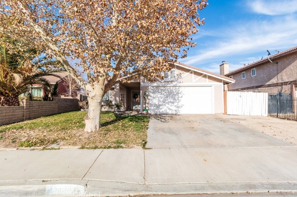 43820 Santa Rosa Cir, Lancaster, CA 93535
