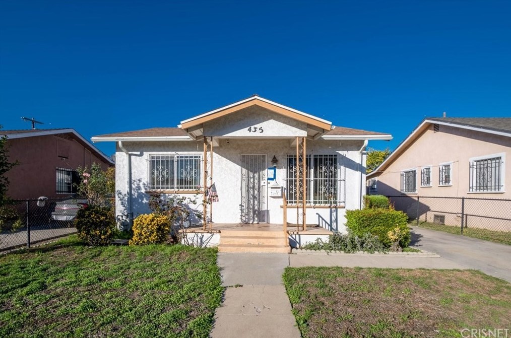435 70th St, Los Angeles, CA 90003-1705