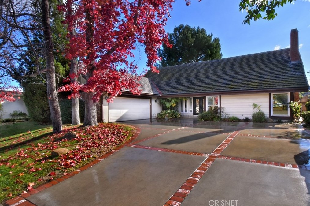 19560 Anadale Dr, Los Angeles, CA 91356-5642