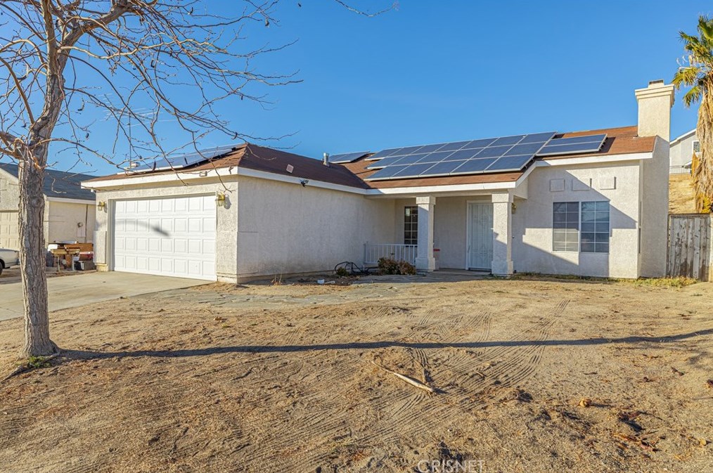 1225 Barrington Ave, Tropico Village, CA 93560