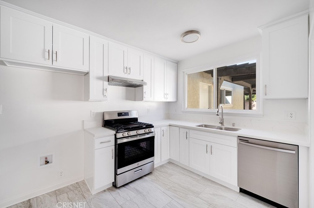 6363 84th Pl, Los Angeles, CA 90045-2803