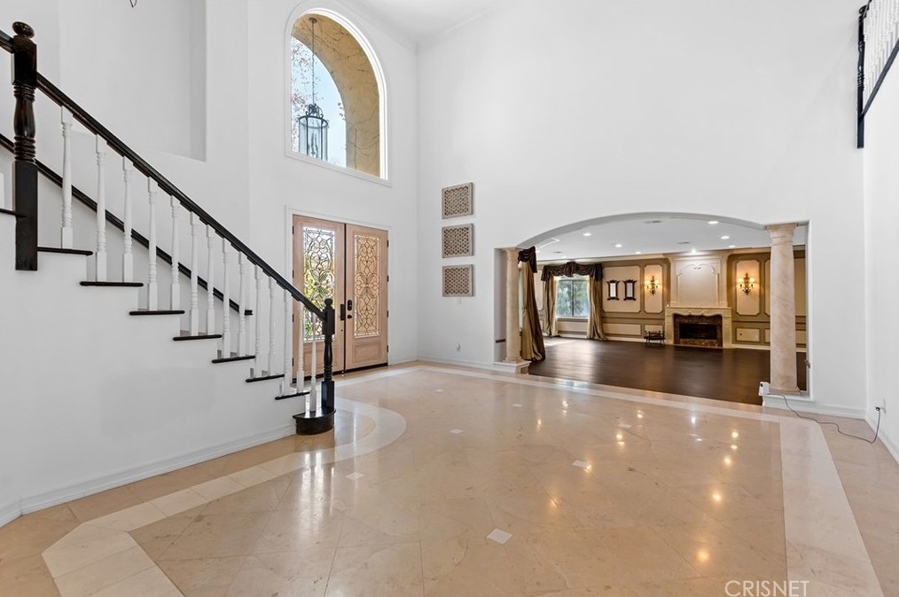 4261 Temma Ct, Calabasas, CA 91302