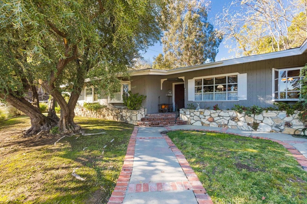 4901 Palo Dr, Los Angeles, CA 91356-4407