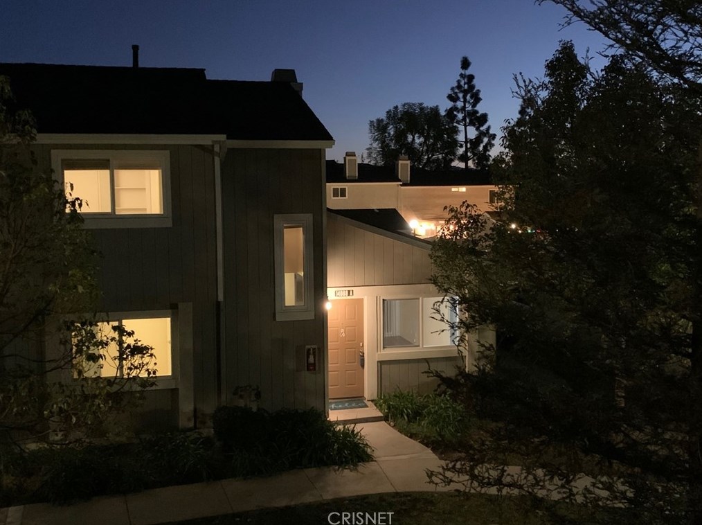 14988 Reedley St #a, Moorpark, CA 93021