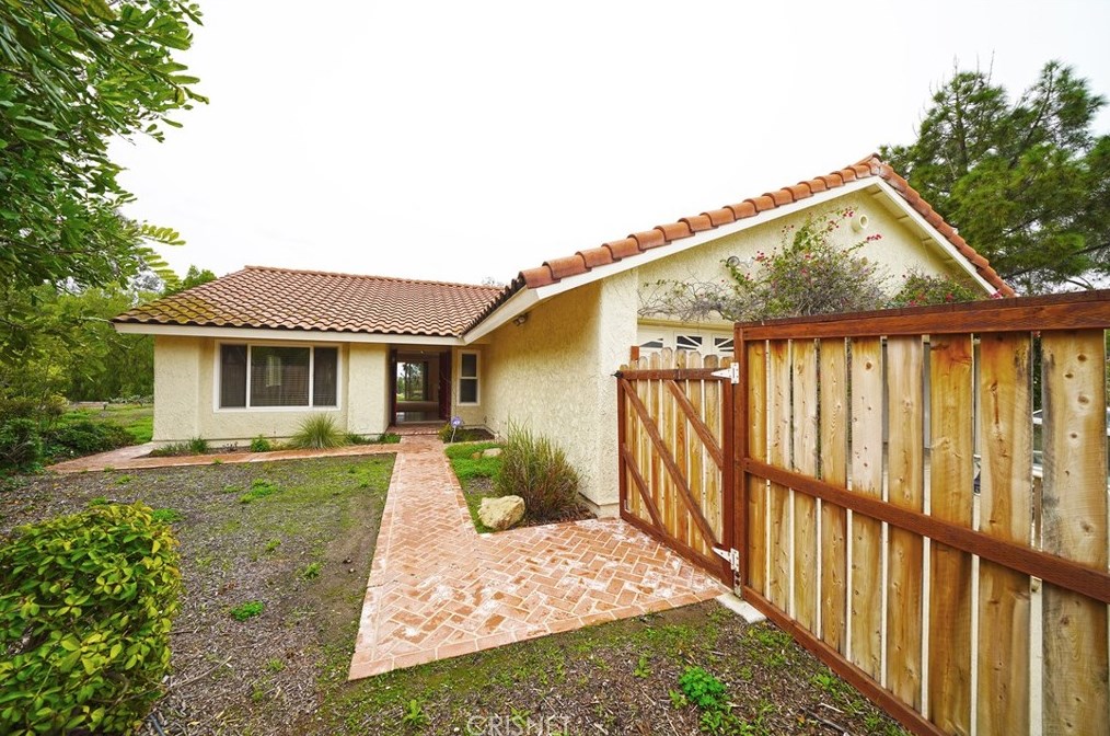 1453 Mabrey Ct, Thousand Oaks, CA 91360-6367
